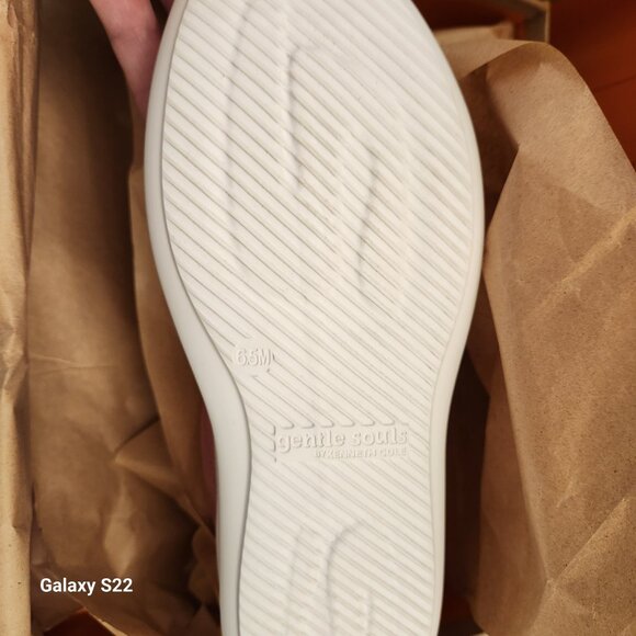 Gentle Souls Rosette " Pink Clay" Platform Sneakers. Size Various. NWT. - Picture 8 of 11